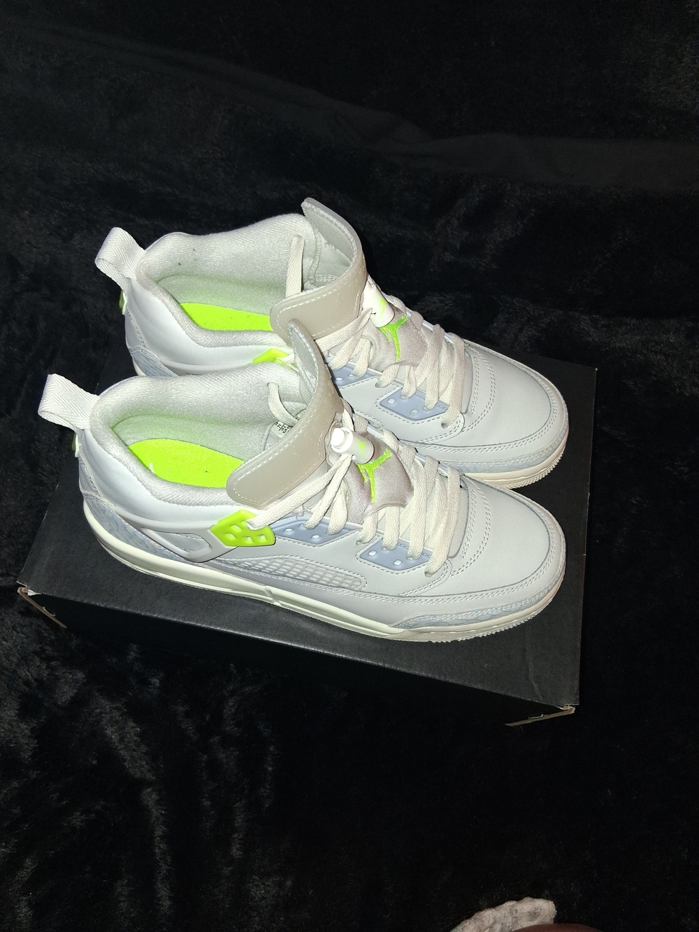 Jordan Spizike Low Size 7y